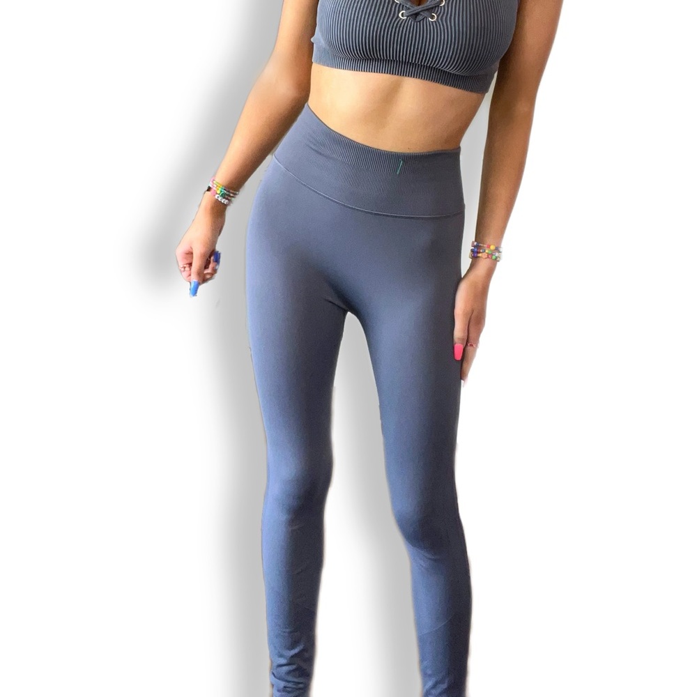 Grey Lululemon Ribbed waistband, high waist Full length leggings Size 2